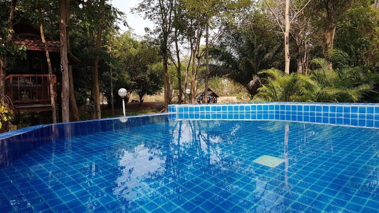 Isaan Perazim Park Hotel Roi Et Exterior photo
