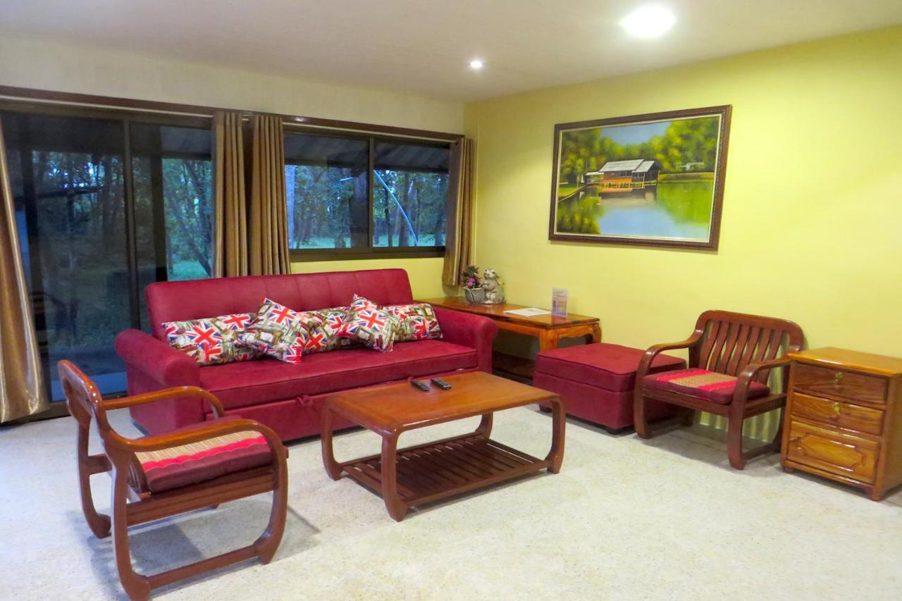 Isaan Perazim Park Hotel Roi Et Exterior photo