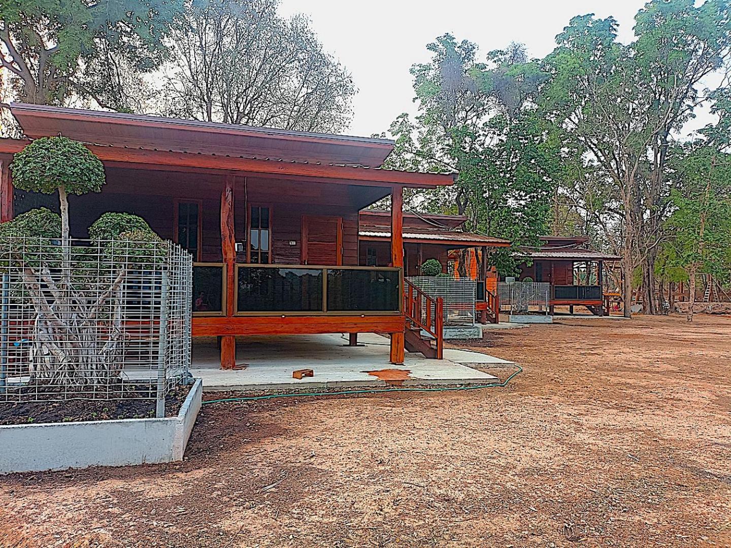 Isaan Perazim Park Hotel Roi Et Exterior photo