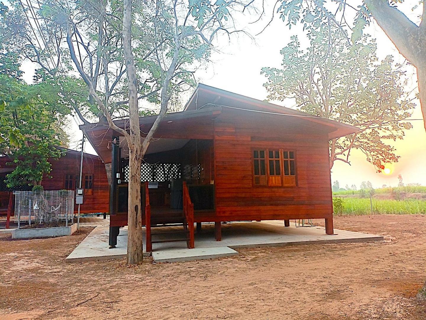 Isaan Perazim Park Hotel Roi Et Exterior photo